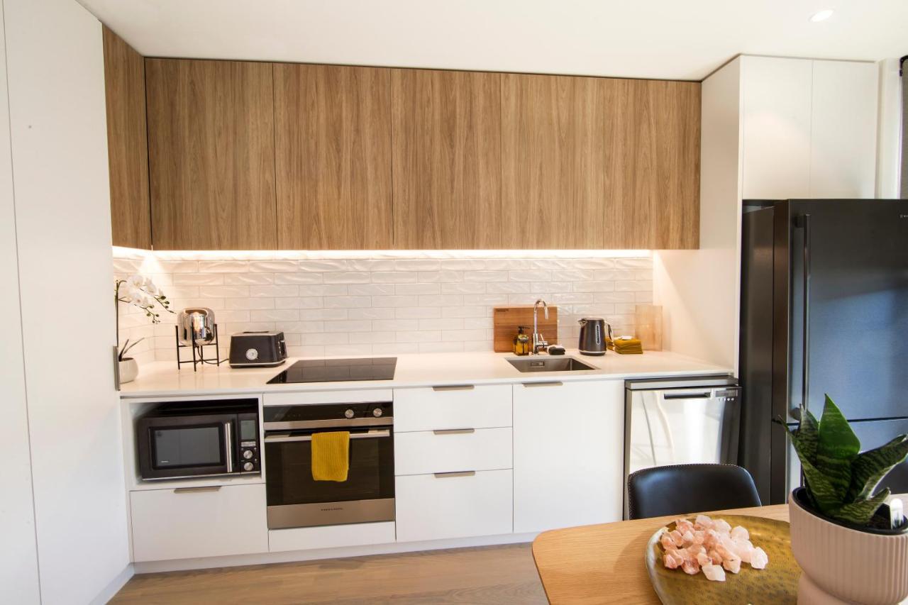 Funk In The City - Luxury Laneway Apartment With Single Garage Christchurch Buitenkant foto